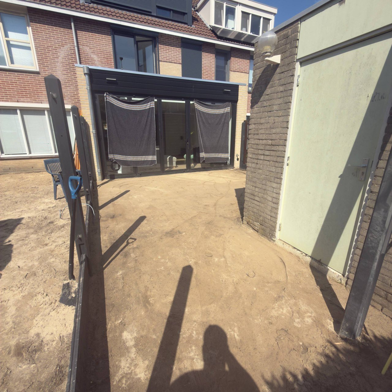 Ondergrond van de tuin vóór het tegelwerk